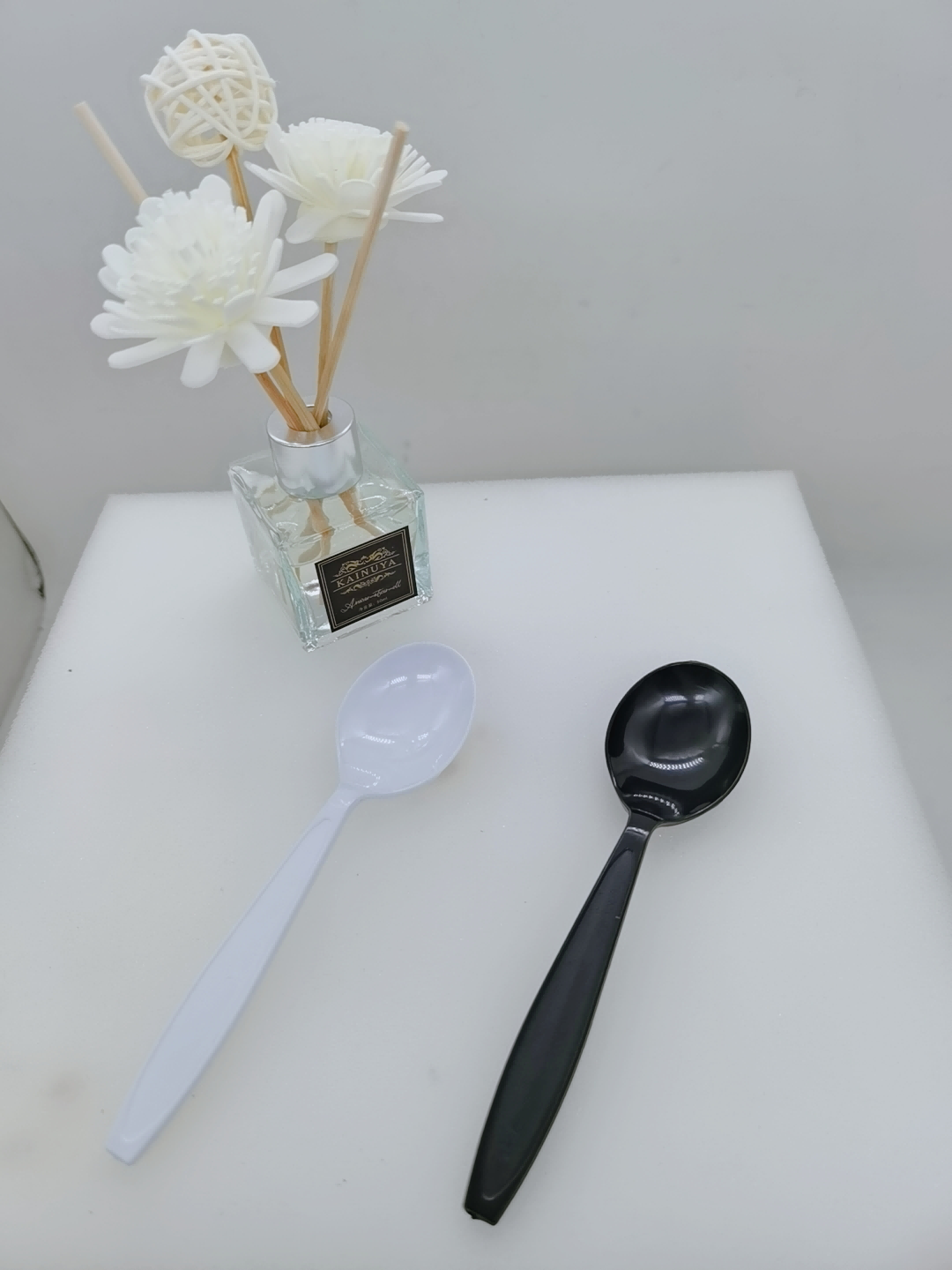 Plastic spoon 007