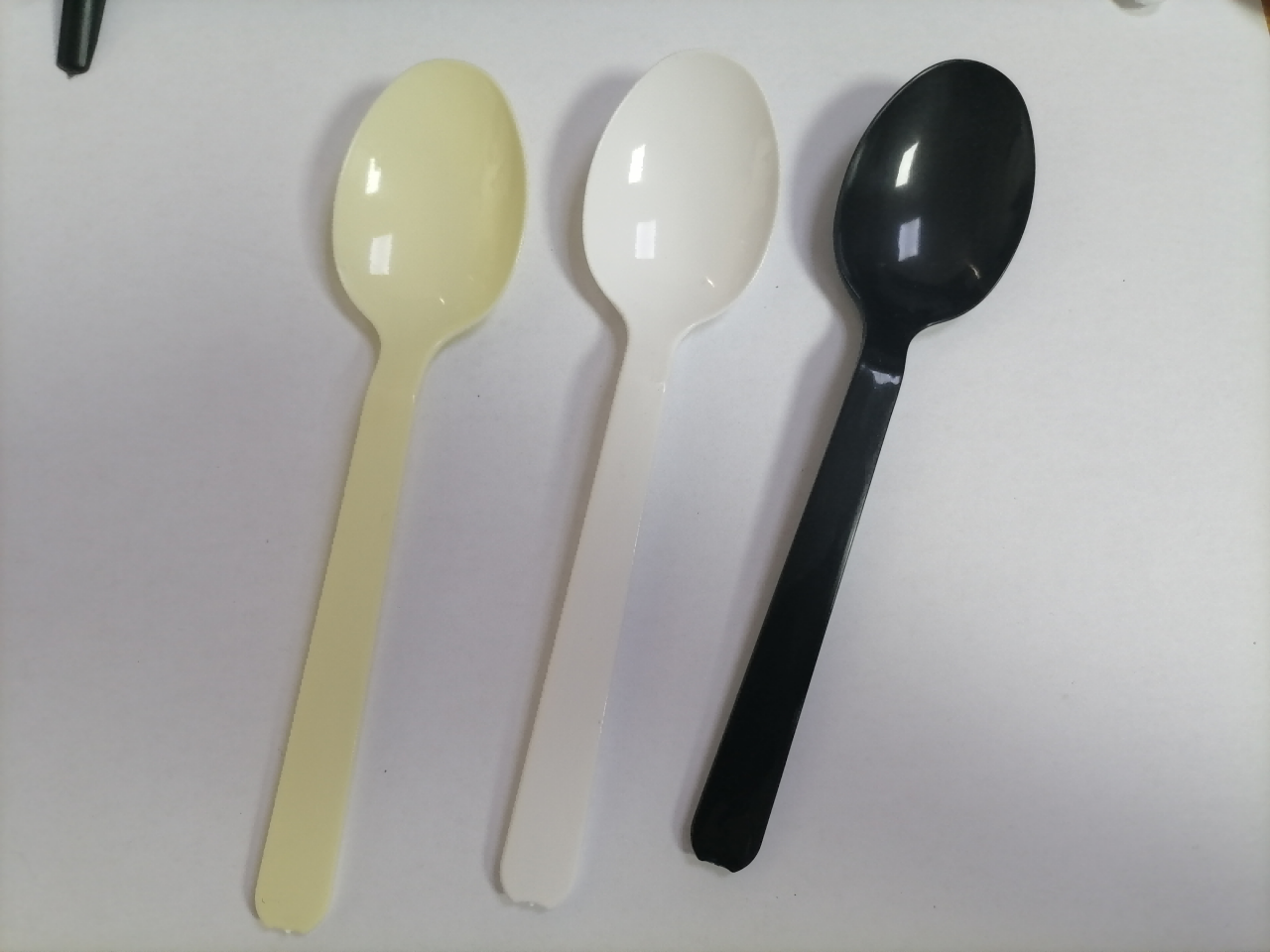 Plastic spoon 016QK