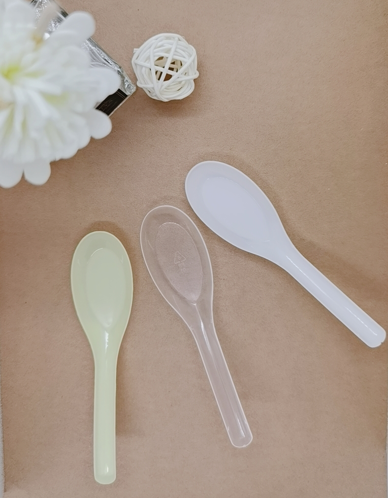 Plastic spoon S103