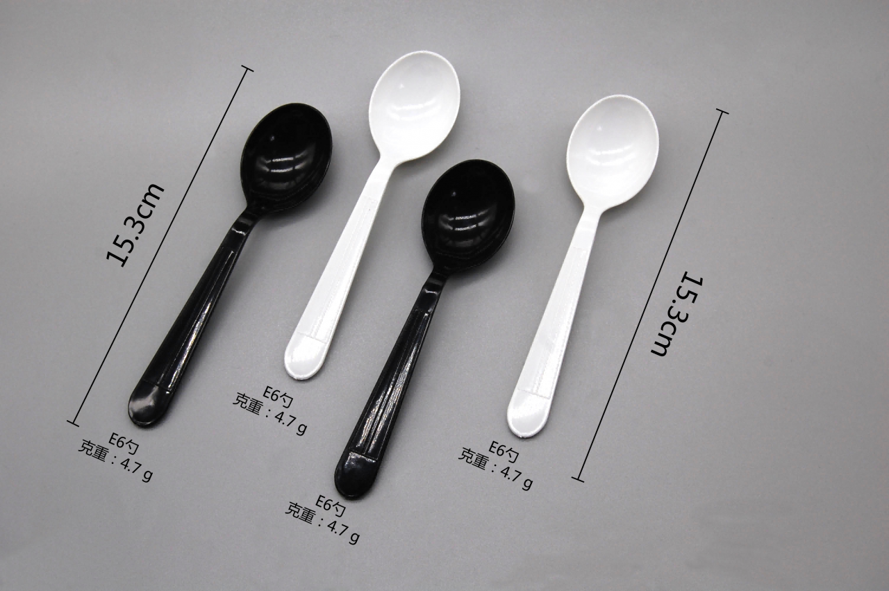 Plastic spoon 025