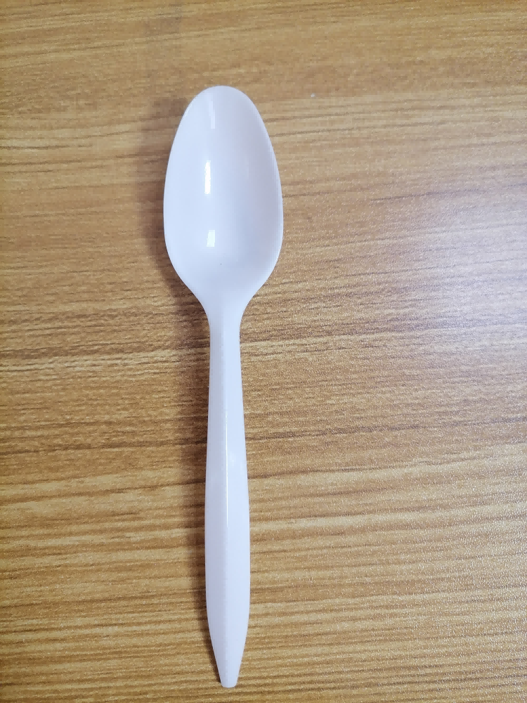 Plastic spoon 032